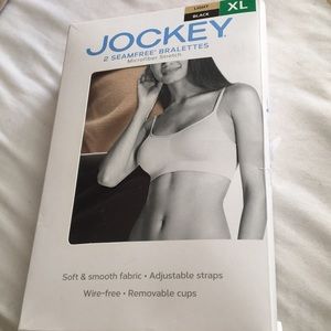 2 Seamless Bralettes